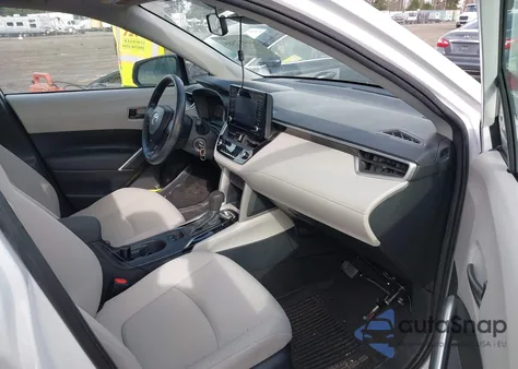 2022 Toyota Corolla Cross L z USA, uszkodzony, nr VIN 7MUAAABG4NV009408